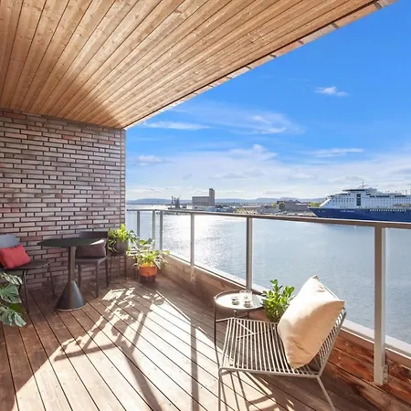 Seafront Penthouse Daire
